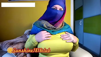 Gadis Arab Berhijab Dengan Payudara Besar Terekam Kamera 2 November