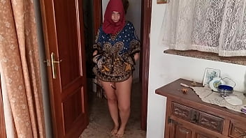 Hijab Hot: Aksi Panjang Dengan Bule Ganteng
