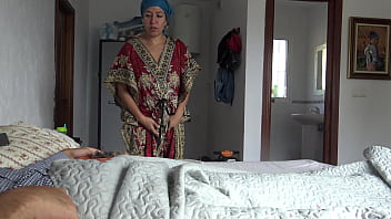 Một Nhân Viên Phục Vụ Khách Sạn Thổ Nhĩ Kỳ Bất Ngờ Khi Khách đề Nghị Thưởng 25 Lira để Thực Hiện Hành Vi Khiếm Nhã