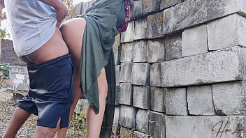 Istri Indonesia Horny Digituju Di Alam Terbuka