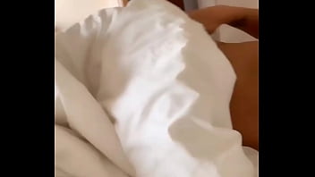 Sophia Tampil Tanpa Busana Dalam Video Terbaru