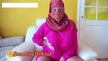 Gadis Muslim Arab Khalifa Siaran Langsung Via Webcam Pukul 09.30
