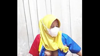 Gadis Hijab Indomaret Masturbasi Sebelum Berangkat Kerja