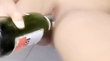 Masturbasi Menggunakan Botol Dengan Ejakulasi Di Luar