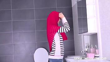Muslim Beauty Gracefully Showcases Her Mesmerizing Talents