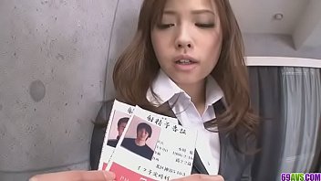 Nona Jepang Seksi Dapatkan Kepuasan Usai Jam Kerja