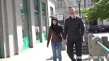 Perempuan Muslim Sejati