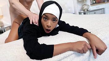 Hijablust – Ngentot Ganas Dengan Anak Tiri Berhijab Yang Ingin Merasakan Kontol Dalam-dalam