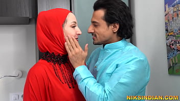 रaziya Bhabhi Ne Pati Ke Ghar Mein Hote Hue Kisi Aur Mard Ke Saath Chudai Ki