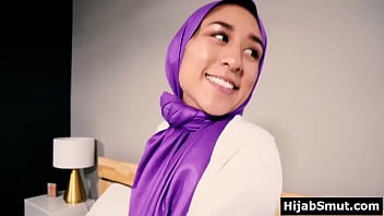 Gadis Berhijab Nekat Bercinta Diam-diam Tanpa Izin Orang Tua