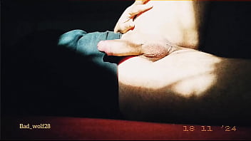Penis Gagah Dihandjob Di Pantai Saat Matahari Terbenam