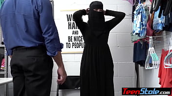 Remaja Berhijab Delilah Day Dihukum Petugas Lp Yang Mesum