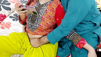 Pasangan Suami Istri Pakistan Nonton Film Porno Di Hp Lalu Bercinta Anal Dengan Suara Jelas