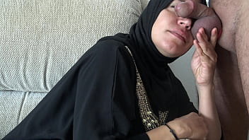 Istri Arab Yang Selingkuh Dengan Anak Tirinya
