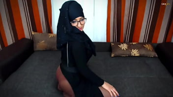 Muslimgirl – Bermain Dengan Memeknya