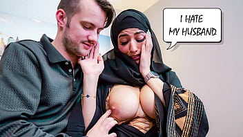 Pemungut Utang Memaksa Istri Muslim Untuk Melunasi Pinjaman – Aaliyah Yasin, Marcus London, Sam Bour
