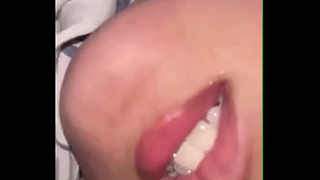 Tante Indonesia Minta Dipijitin Karena Badannya Pegel