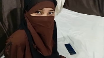 Seksi Muslim Tante Goyang Hijabnya Demi Adik Tiri Yang Gagah Di Ranjang