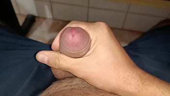 Masturbasi Di Meja Kerja