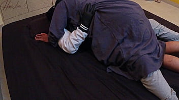Perempuan Berhijab Seksi Menggila Di Kamar Sebelum Suaminya Tiba