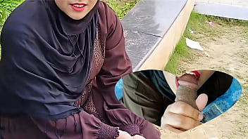 Gadis Muslimah Berhijab Yang Malang Dihamili Produser Video Porno Demi Uang