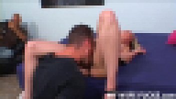 Batangan Raksasa Miliknya Bakal Melesak Dalam-dalam Ke Liang Ranum Istri Kesayanganmu