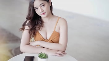 Gadis Indonesia Montok Manis Menggoda