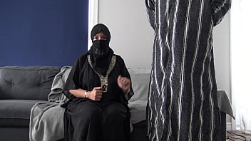 Nyonya Arab Berjilbab Melayani Kliennya Dengan Penuh Gairah