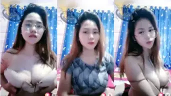 Gadis Muda Mainin Payudara Besar Secara Live