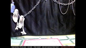 Cewek Asia Live Cam Toples Payudara Besar Dioles Minyak Dan Dihisap Part 1