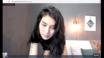 Gadis Jepang Mungil Menari Seksi Dan Menggoda Hanya Untukku