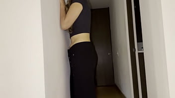 Istri Sahabatku Merangsang Diri Sendiri Sambil Kusaksikan Dengan Nafsu