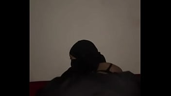 Pelacur Berjilbab Menggoyangkan Pantat Gemuknya Bak Pelatihan Gangbang, Pantat Arab Montok Itu Terus Bergoyang Tanpa Henti