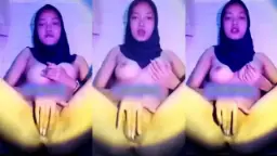 Gadis Remaja Berjilbab Tergoda Masturbasi Dengan Paha